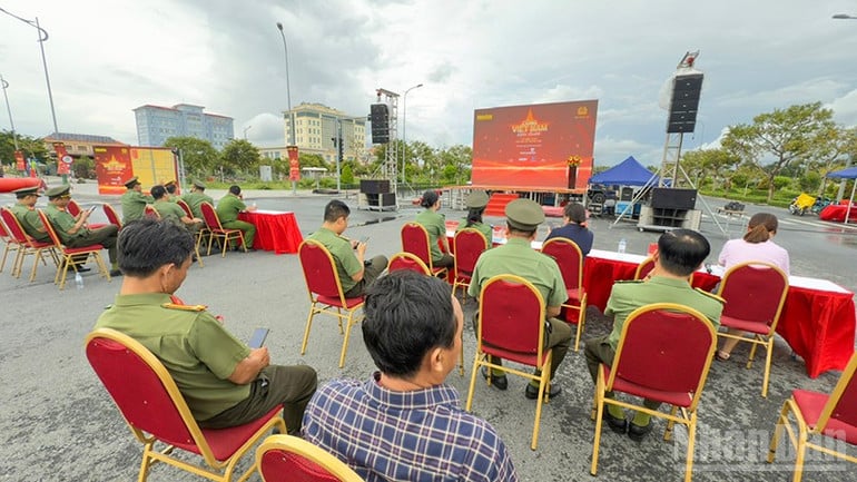 ndo_br_b-2-tong-duuyet-chuong-trinh.jpg