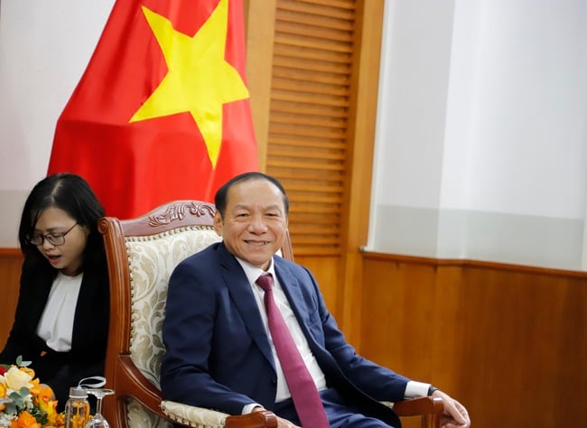 Bộ trưởng Nguyễn Văn Hùng tiếp Đại sứ Nhật Bản tại Việt Nam Ito Naoki - Ảnh 2.