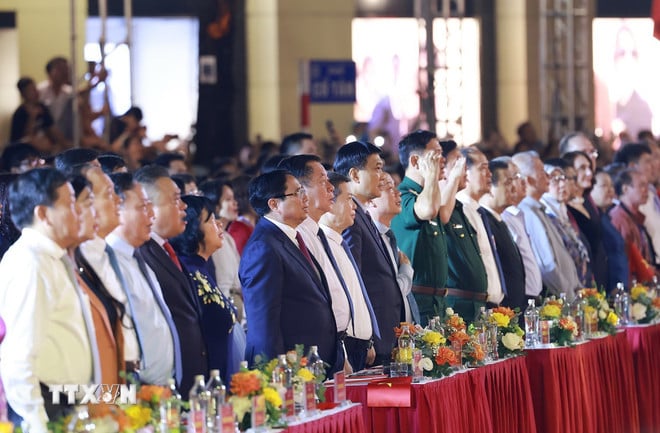 ttxvn-thu-tuong-chuong-trinh-nghe-thuat-4.jpg