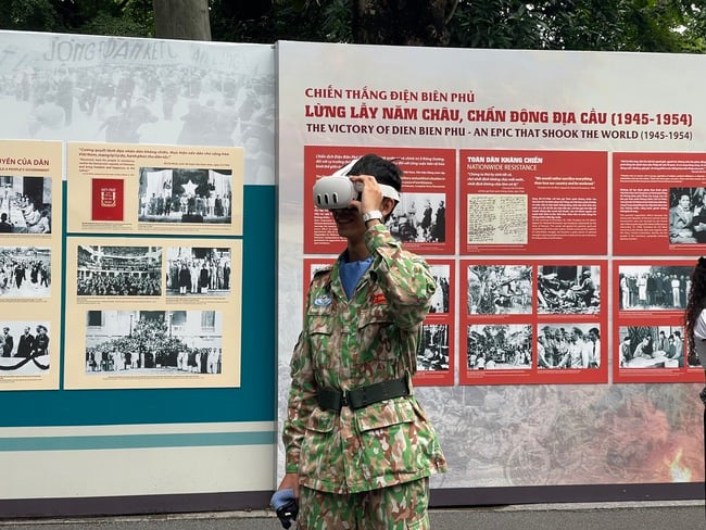 Khu Di tích Chủ tịch Hồ Chí Minh ra mắt trải nghiệm công nghệ AR gắn với thế giới thực – kết nối lịch sử và hiện đại - Ảnh 1.