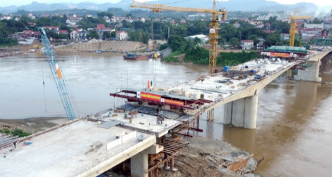 Hợp long cầu Phong Châu mới vào ngày 28/8/2025