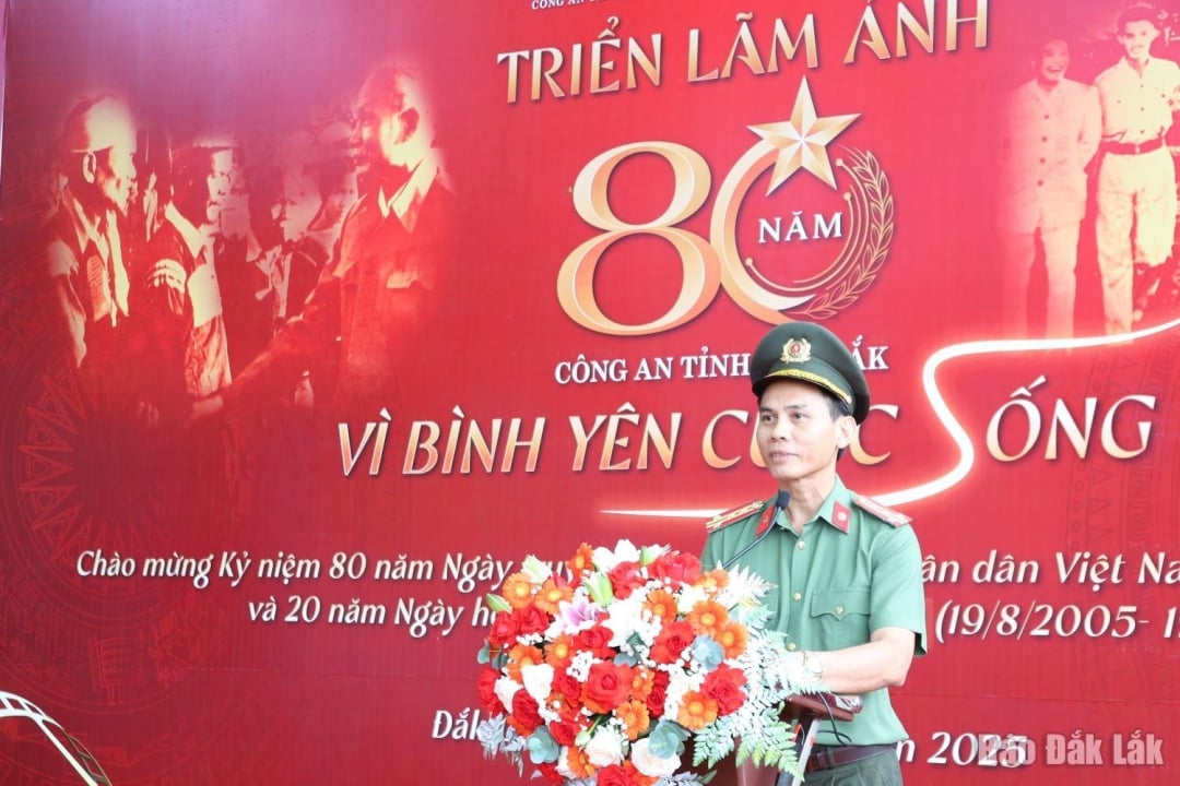 Đại tá Nguyễn Khỏe, Phó Giám đốc Công an tỉnh phát biểu khai mạc.