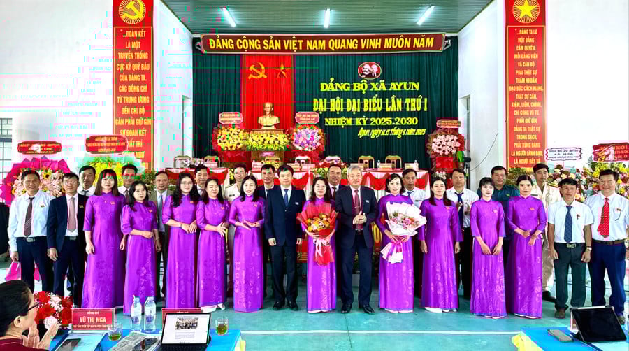 5-ban-chap-hanh-dang-bo-xa-ayun-nhiem-ky-2025-2030-ra-mat-tai-dai-hoi-anh-ha-duy.jpg