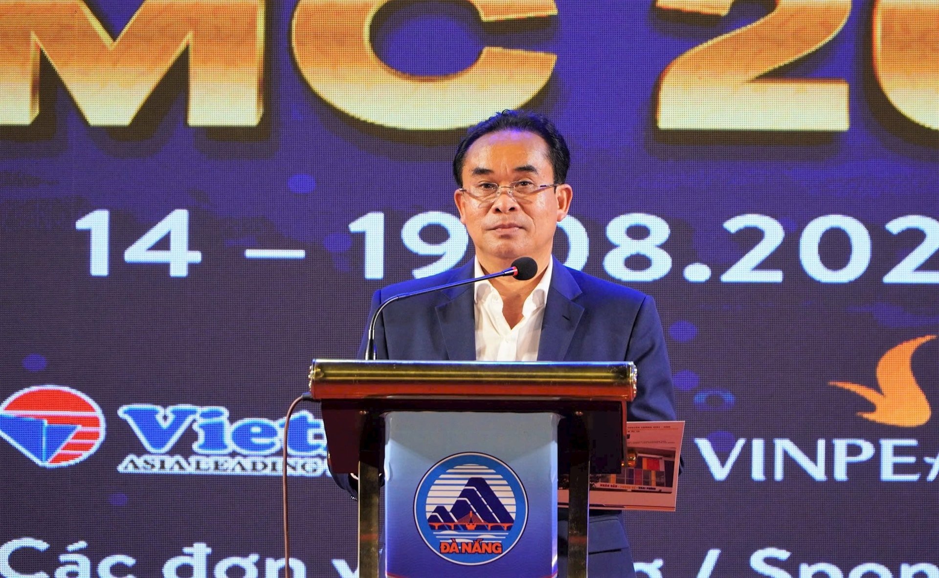 Phó Chủ tịch UBND thành phố Trần Anh Tuấn dự và phát biểu chào mừng tại lễ khai mạc. Ảnh: TRỌNG HUY