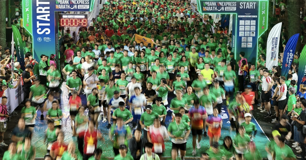 អត្តពលិក 12,000 នាក់ប្រកួតប្រជែងក្នុងការរត់ VPBank VnExpress Marathon HCMC 2025 យប់