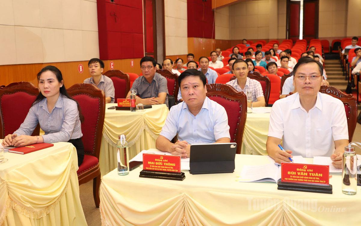 Các đại biểu dự hội nghị.