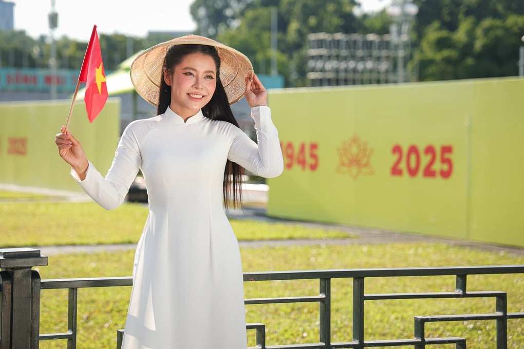Tấm biển 1945-2025 ở Hà Nội gây sốt dịp 2/9 - 4