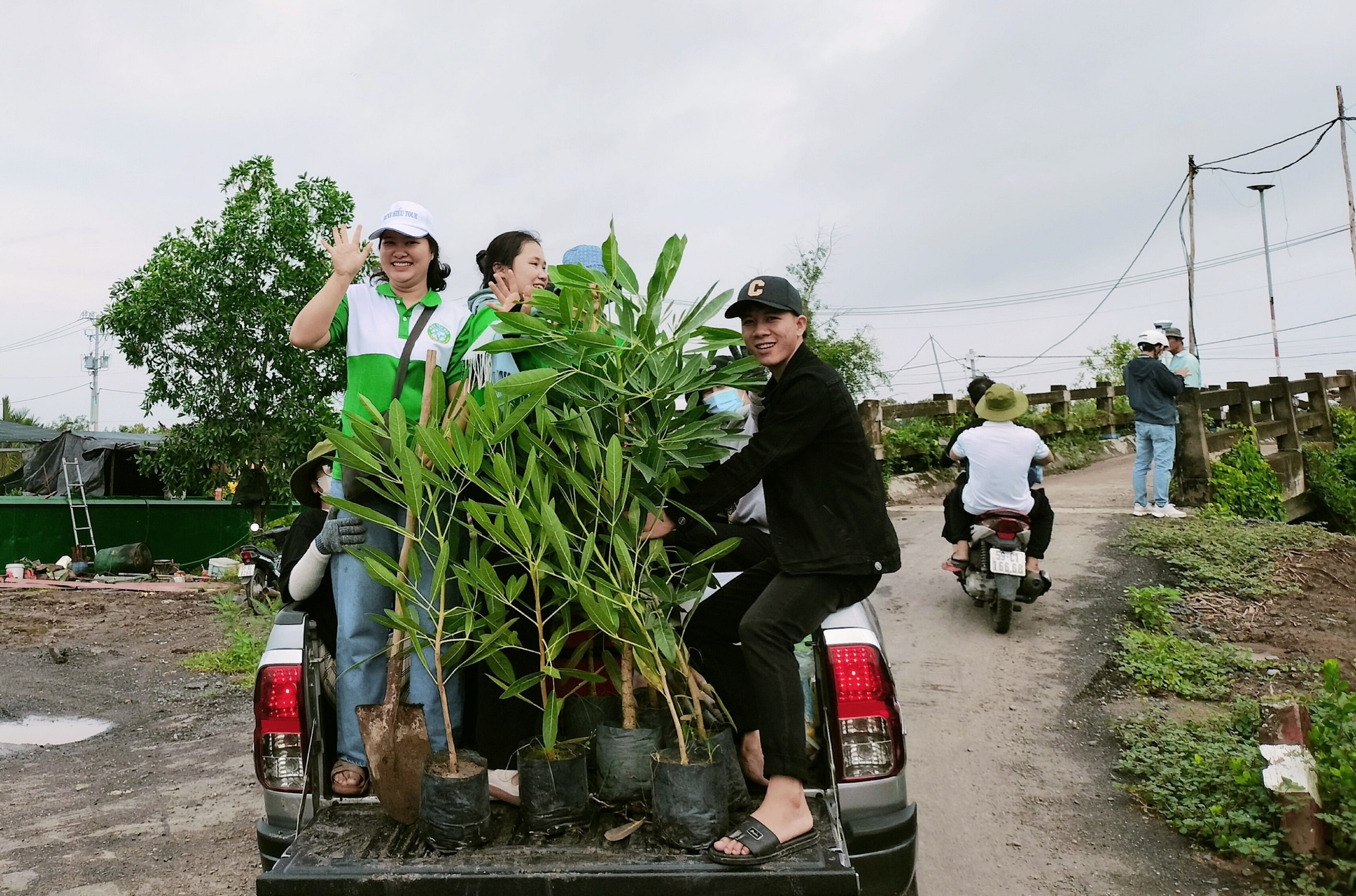 Kỷ niệm đẹp, khó phai trong hoạt động trồng cây bảo vệ môi trường tại Cần Giờ - Ảnh 1.