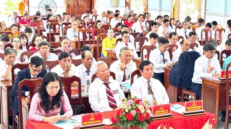 quang-canh-dai-hoi-anh-minh-hoang.jpg