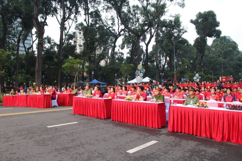 Công an TP Hồ Chí Minh đồng lòng hưởng ứng “Cùng Việt Nam tiến bước” -0