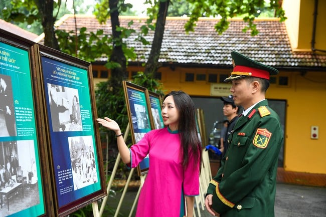 (Chùm ảnh) Khu Di tích Chủ tịch Hồ Chí Minh khai mạc các triển lãm, trưng bày chuyên đề trong chuỗi hoạt động kỷ niệm 80 năm Cách mạng Tháng Tám và Quốc khánh 2/9 - Ảnh 11.