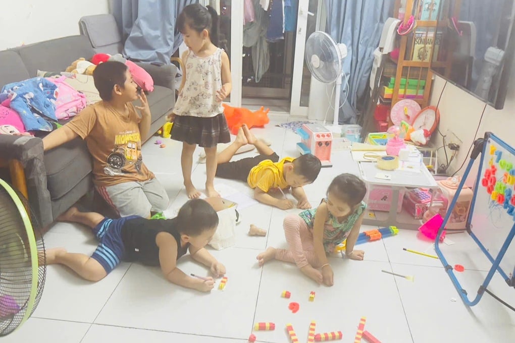 Trường mầm non trả trẻ, phụ huynh khủng hoảng vừa làm vừa giữ con - 1