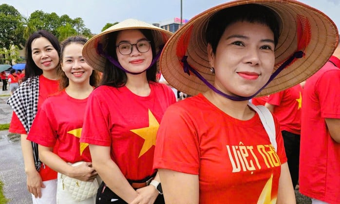 32 ngàn người ở Thanh Hóa xuống đường đi bộ "Cùng Việt Nam tiến bước"- Ảnh 14.