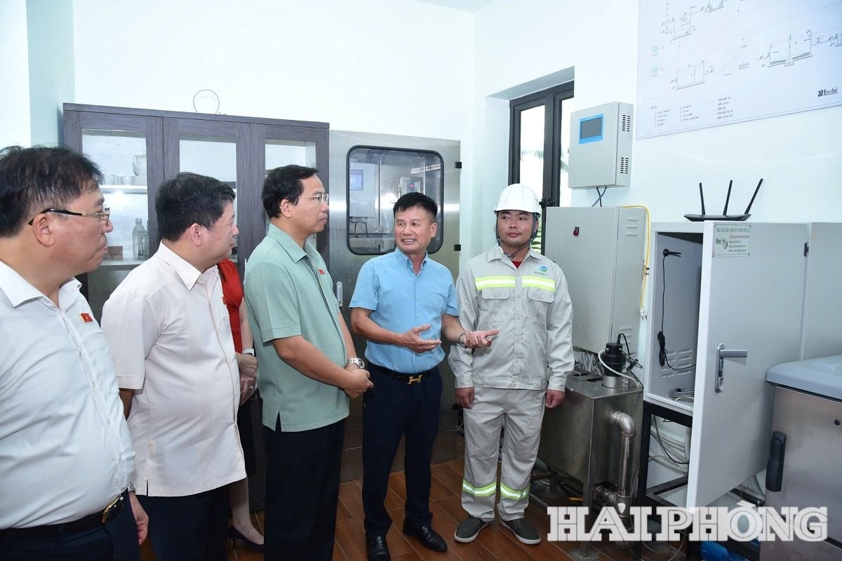 The National Assembly's monitoring delegation supervises at Nam Cau Kien Industrial Park on the morning of August 5, 2025. Photo: Trung Kien.