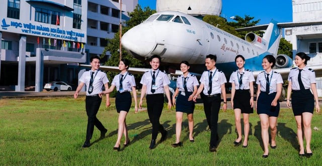 Điểm chuẩn Học viện Hàng không Việt Nam có ngành dự  báo lấy 27 điểm- Ảnh 1.