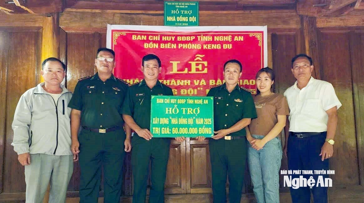  trao nhà.1jpg