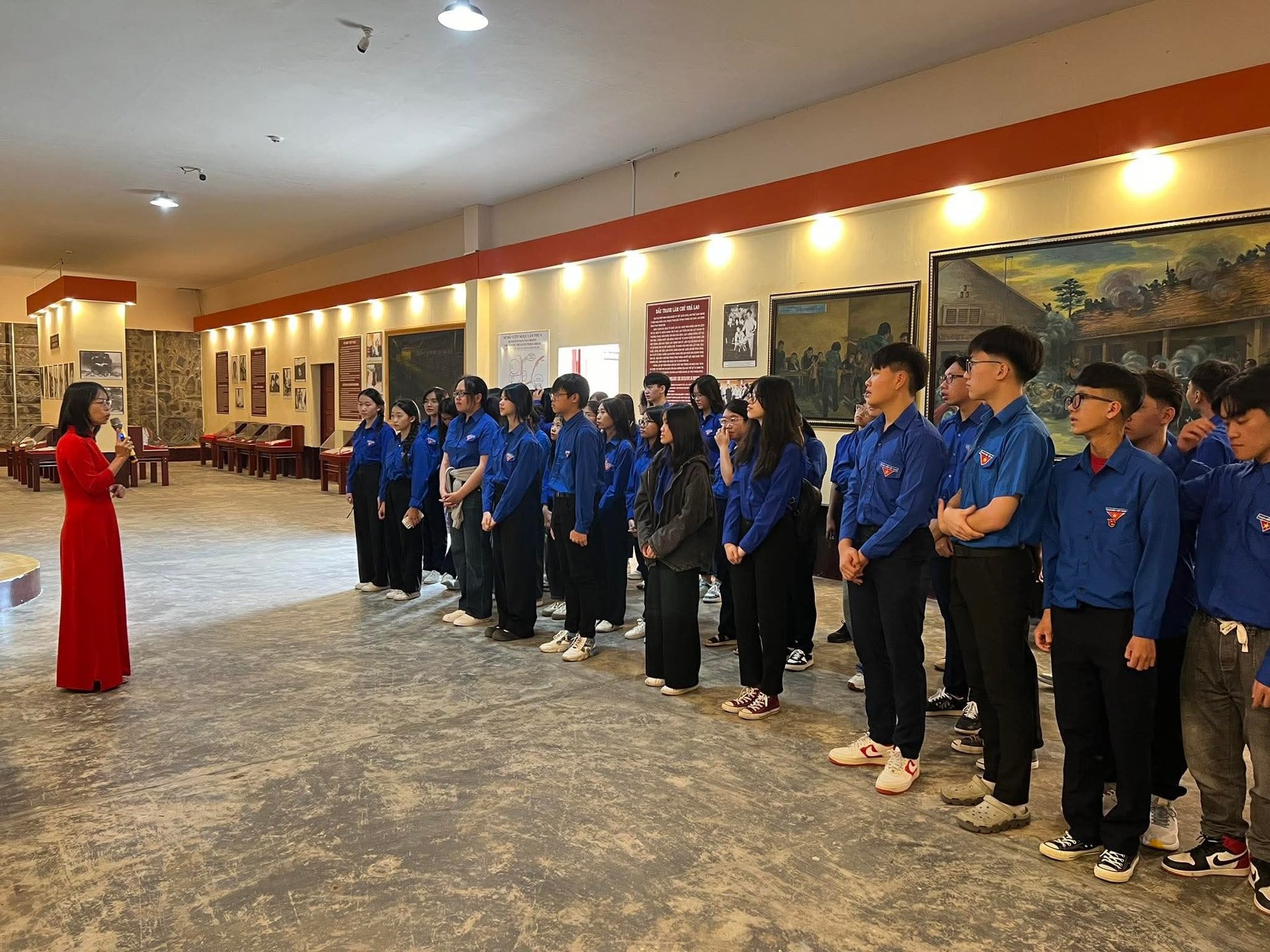Tuổi trẻ Lâm Đồng tham quan, tìm hiểu về lịch sử tại Nhà lao Thiếu nhi Đà Lạt