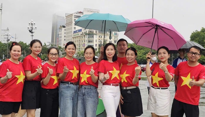 32 ngàn người ở Thanh Hóa xuống đường đi bộ "Cùng Việt Nam tiến bước"- Ảnh 12.