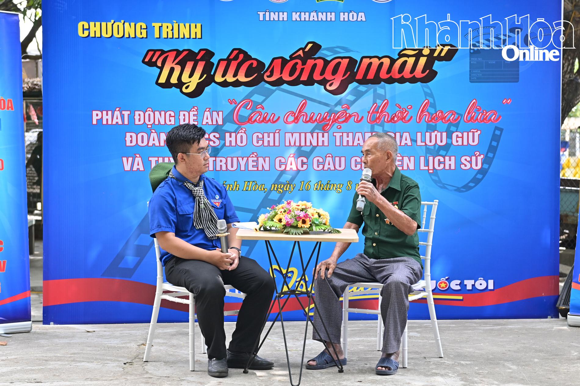 Chương trình giao lưu với người có công với cách mạng tại địa phương.
