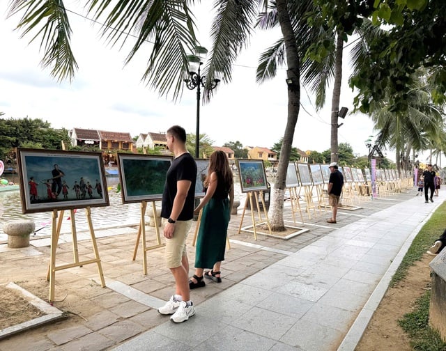 100 bức ảnh về tín ngưỡng, tôn giáo trưng bày tại Hội An - Ảnh 2.