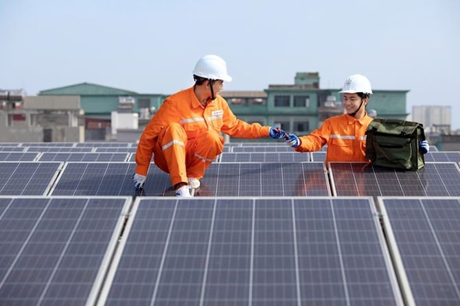 EVNHANOI accompanies customers to build Hanoi into a green city