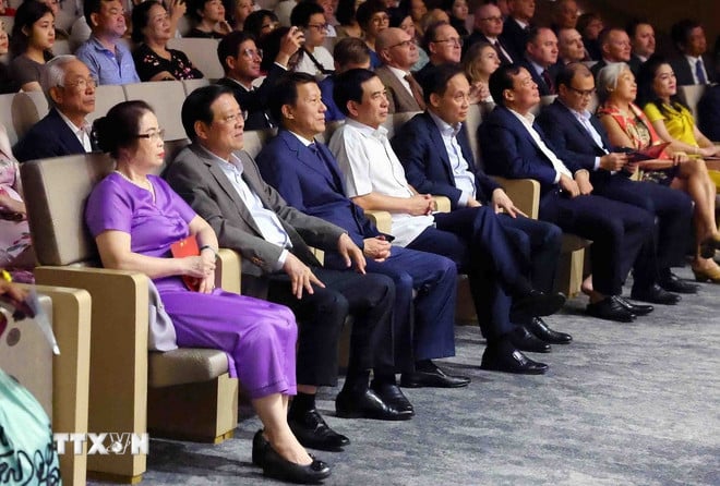 ttxvn-bo-cong-an-to-chuc-chuong-trinh-nghe-thuat-vang-mai-ban-hung-ca2.jpg