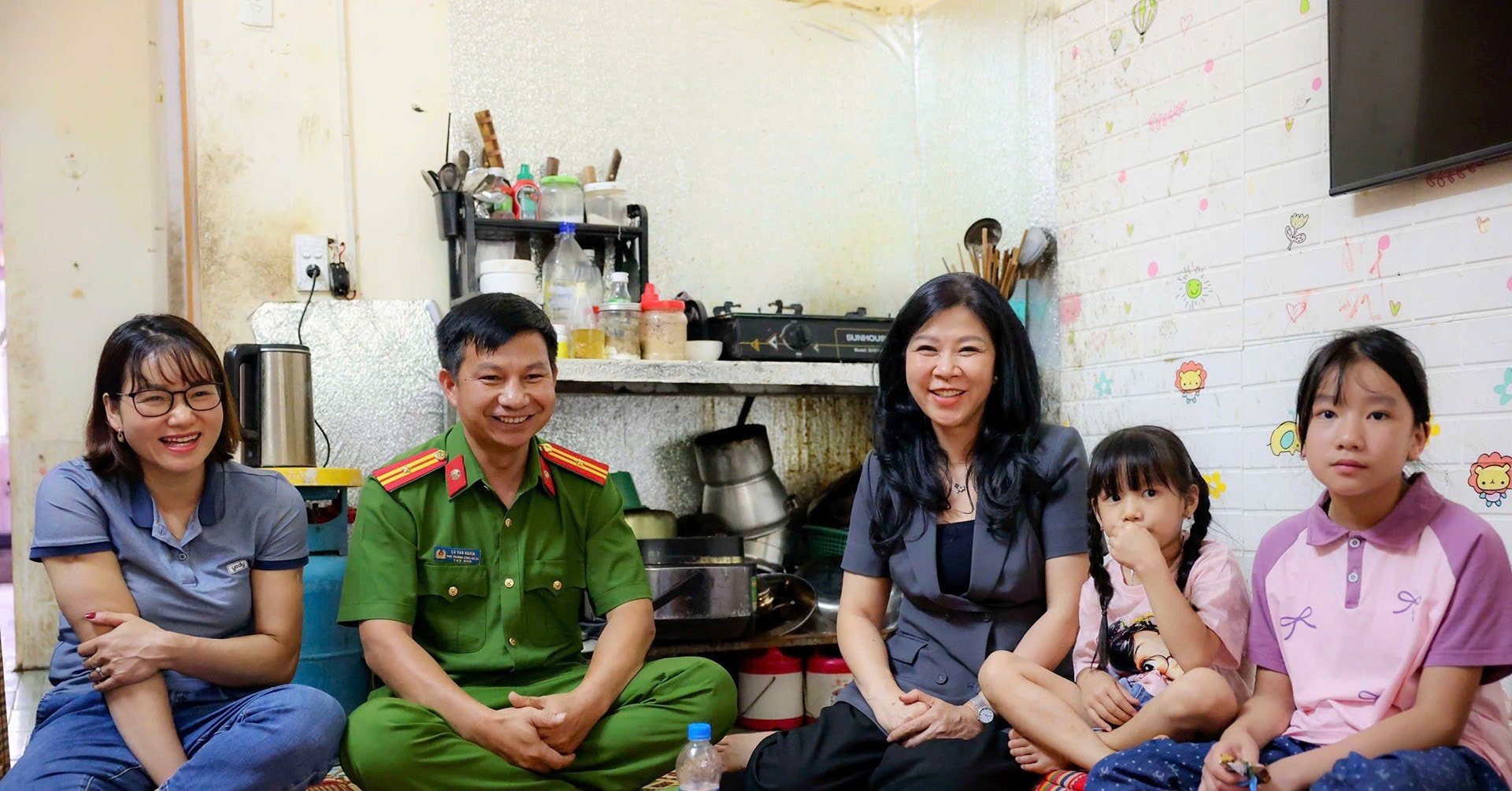 Phu nhân Tổng Bí thư thăm gia đình liệt sĩ, thương binh tại Sơn La
