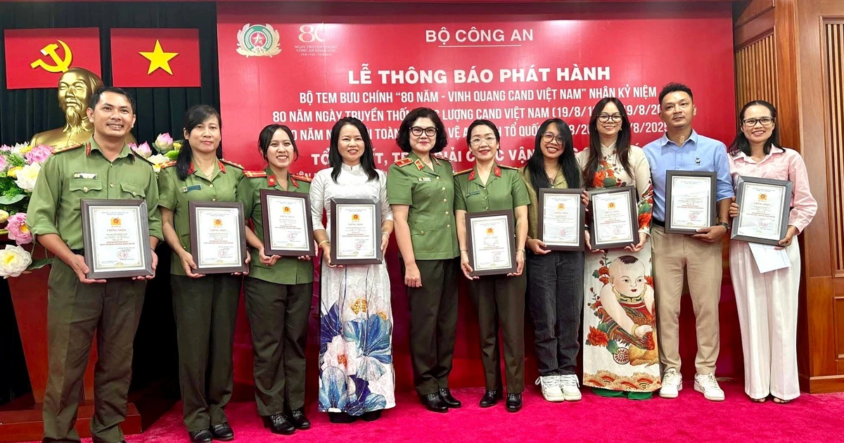 Gia Lai បានឈ្នះរង្វាន់ 1 A និង 2 B រង្វាន់នៅក្នុងយុទ្ធនាការតែងនិពន្ធអំពីសន្តិសុខសាធារណៈរបស់ប្រជាជន។