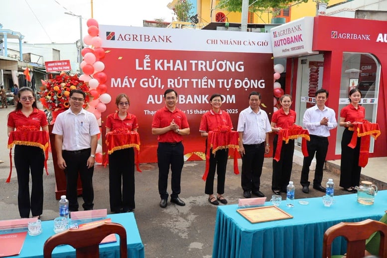 Agribank tiên phong 'phủ sóng' ngân hàng hiện đại tại xã đảo Thạnh An- Ảnh 1.