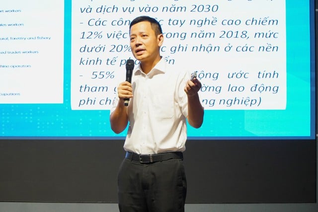 Sách giáo khoa cần bước qua giai đoạn số hóa - Ảnh 1.
