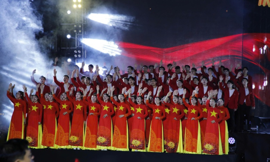 Chương trình nghệ thuật đặc biệt "Hà Nội - Từ mùa thu lịch sử năm 1945" - Báo Cao Bằng điện tử