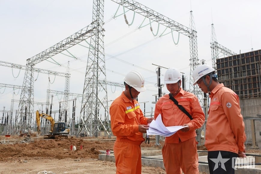Trạm biến áp 500kV Lào Cai - &quot;Trái tim&quot; của dự án, sẵn sàng đóng điện kỹ thuật vào ngày 19-8-2025.