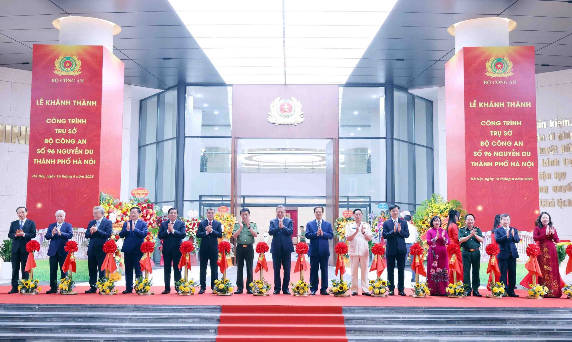 vna-potal-tong-bi-thu-du-le-khanh-thanh-cong-trinh-tru-so-bo-cong-an-8214305.jpg