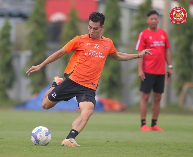 Lịch thi đấu V-League hôm nay: Những ứng viên vô địch xuất trận, cực nóng ở sân Thống Nhất - Ảnh 1.