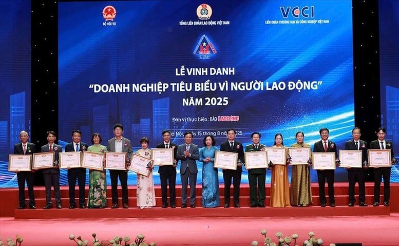 Vinh danh 28 doanh nghiệp tiêu biểu vì người lao động năm 2025- Ảnh 1.