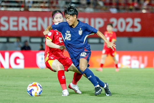 Thái Lan - Myanmar, AFF Cup nữ: Cạnh tranh khốc liệt cho vé chung kết - Ảnh 1.