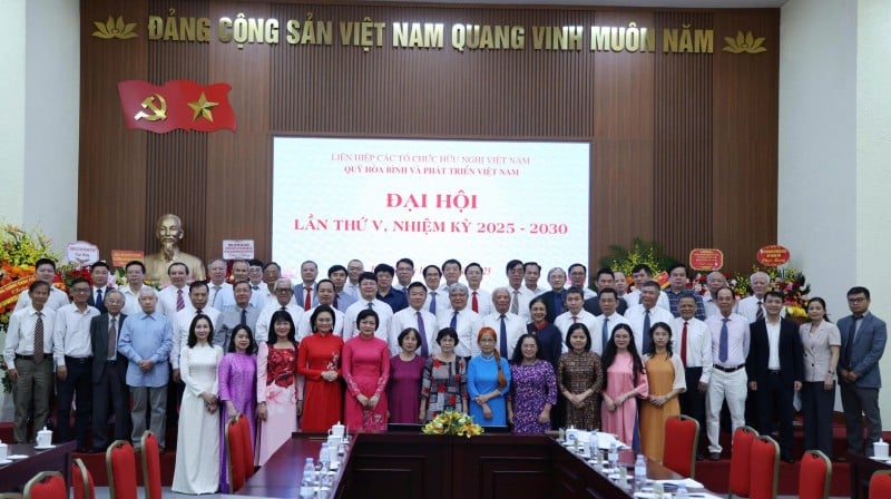 Phó Thủ tướng Lê Thành Long: Hội đồng Hòa bình và Phát triển Việt Nam là tổ chức quan trọng trong đối ngoại nhân dân