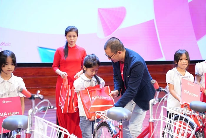 Đặt mục tiêu hỗ trợ 2.500 phụ nữ được khám tầm soát ung thư vú năm 2025- Ảnh 1.