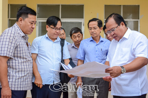Checking the plan to arrange and expand educational facilities in Phuoc Long commune