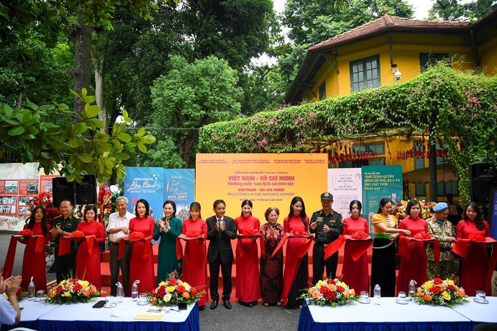 Chuỗi hoạt động kỷ niệm 80 năm Cách mạng tháng Tám thành công tại Phủ Chủ tịch- Ảnh 1.