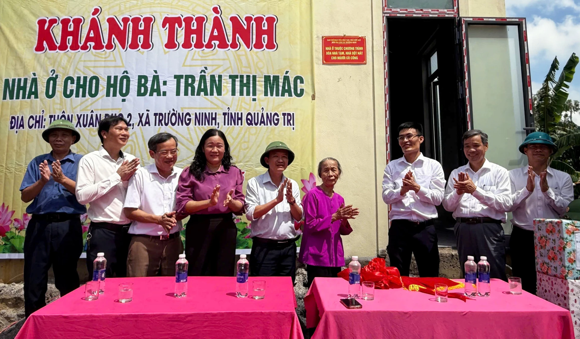 khánh thành, bàn giao nhà ở cho bà Trần Thị Mác, thôn Xuân Dục 2 - Ảnh: L.C