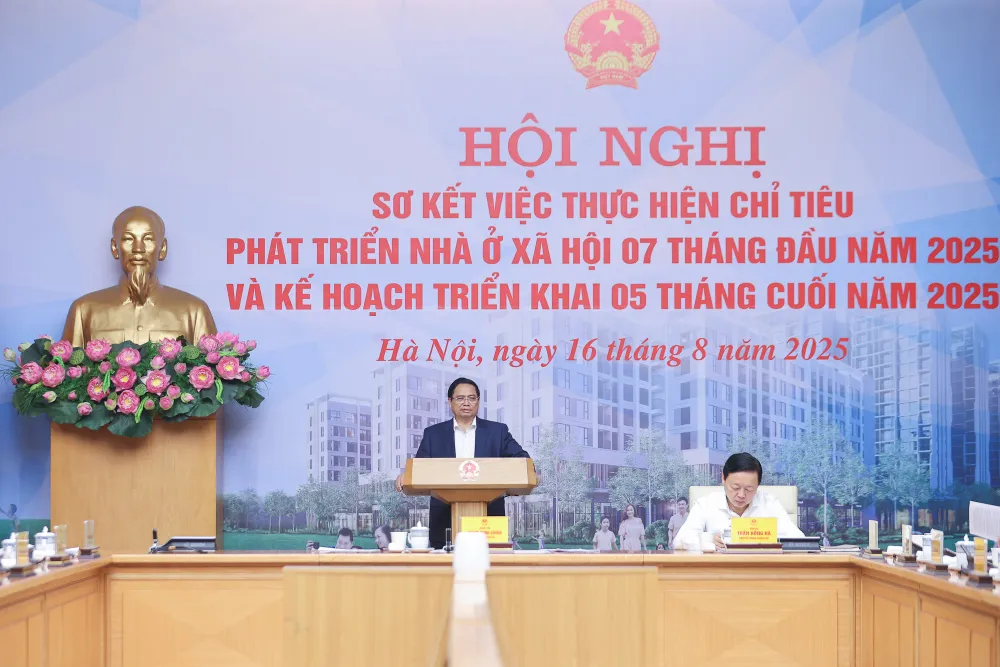 Ông Vũ Văn Tiến, Ủy viên Đoàn Chủ tịch, Trưởng Ban Tuyên giáo Ủy ban Trung ương MTTQ Việt Nam phát biểu tại cuộc làm việc.jpg