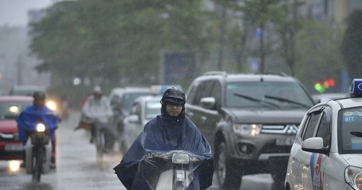 Thời tiết ngày 16/8: Bắc Bộ, Trung Bộ và Nam Bộ mưa lớn, vùng áp thấp trên Biển Đông có khả năng mạnh lên
