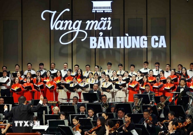 ttxvn-bo-cong-an-to-chuc-chuong-trinh-nghe-thuat-vang-mai-ban-hung-ca3.jpg