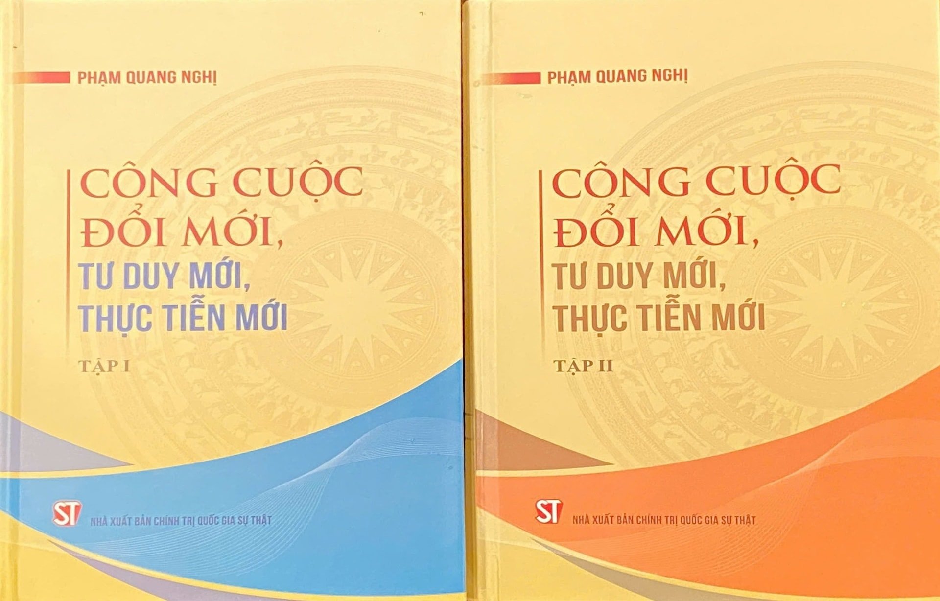 bo-sach-cong-cuoc-doi-moi-tu-duy-moi-thuc-tien-moi-cua-tac-gia-pham-quang-nghi.-anh-ha-vu.jpeg