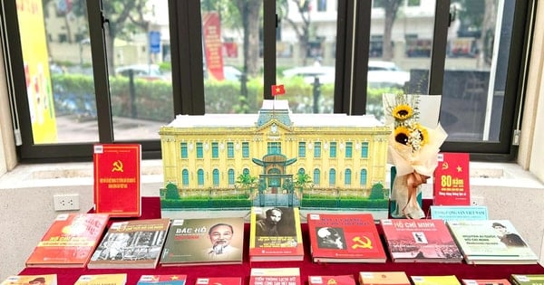 Exhibition of books and newspapers "Vietnam - 80 years of journey of independence, freedom and happiness"