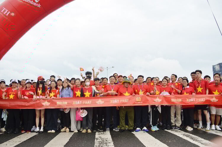 An Giang: Hơn 6.000 ngàn người đi bộ “Cùng Việt Nam tiến bước”
