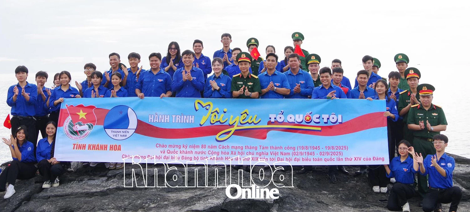Việc tổ chức chào cờ tại khu vực biển Hòn Gầm nhằm bồi đắp tình yêu quê hương đất nước, tình yêu biển, đảo cho các đoàn viên, thanh niên.