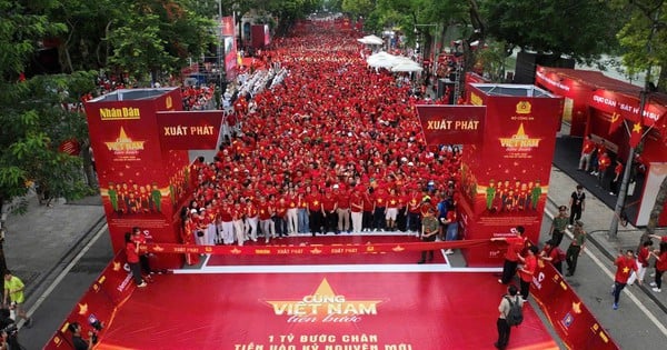 Hơn 1 triệu người cùng đi bộ vì một Việt Nam hùng cường