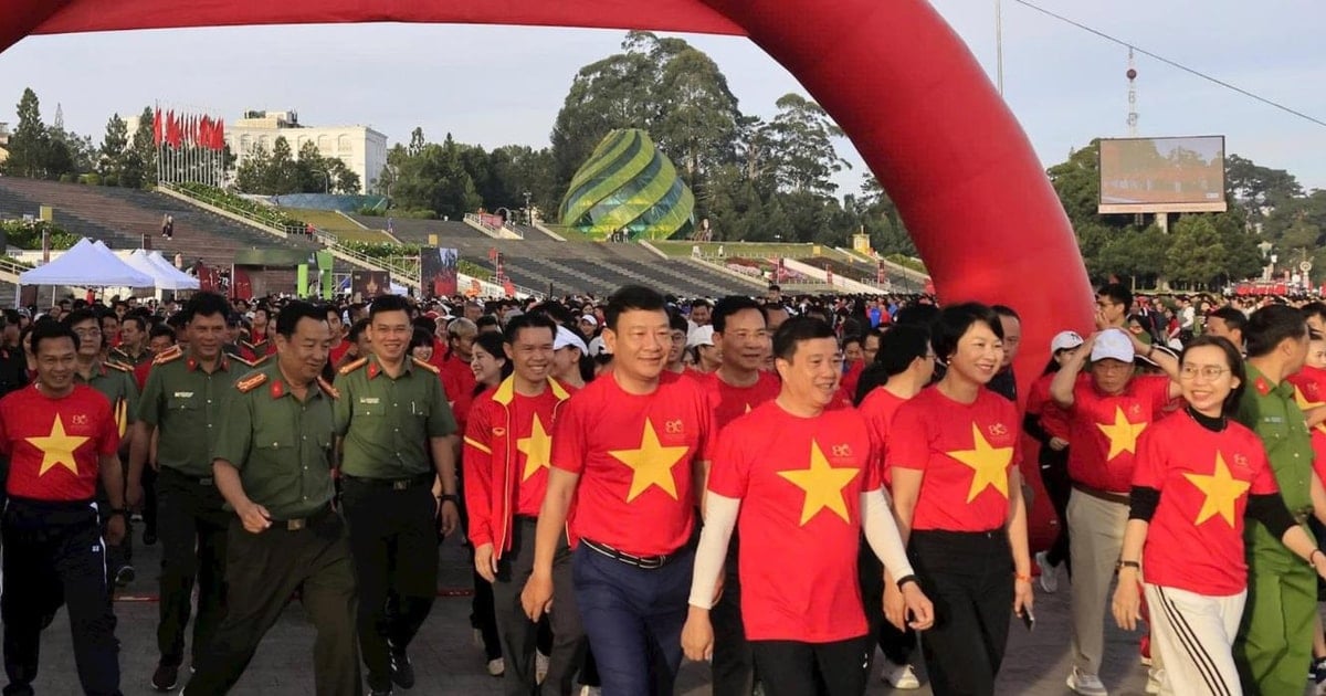 Lam Dong actively responds to the walking program "Moving Forward with Vietnam"